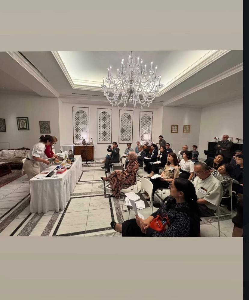 Les membres de l'Association d'Amité Nippo-algérienne découvrent l'art cullinaire traditionnel d'Algérie